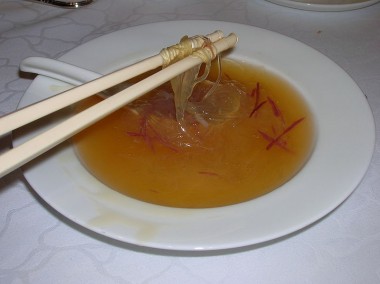 800px Birds nest soup